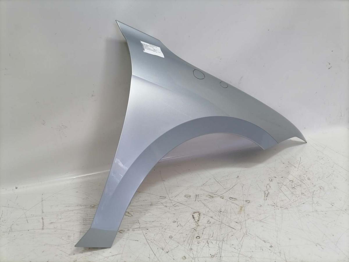 VW Passat B9 original Kotflügel vorn rechts LM7P Oyster Silver Bj.2024